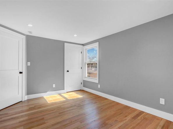 77 Carlls Path, North Babylon NY 11703