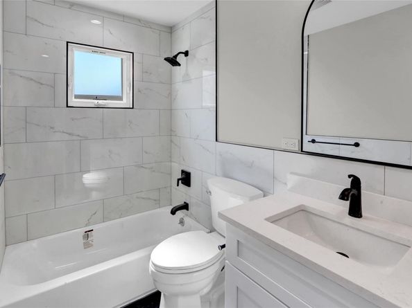 77 Carlls Path, North Babylon NY 11703