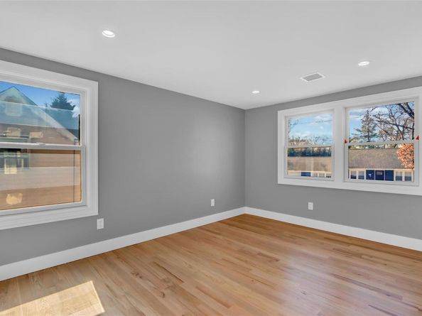 77 Carlls Path, North Babylon NY 11703