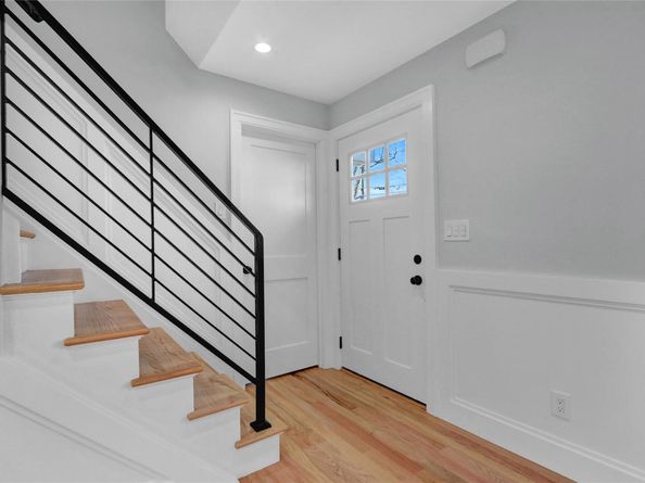 77 Carlls Path, North Babylon NY 11703