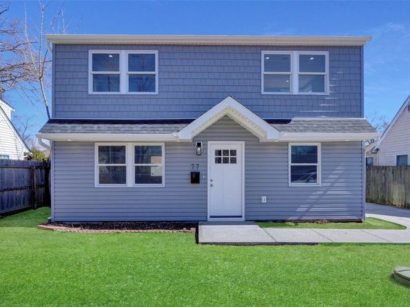 77 Carlls Path, North Babylon NY 11703