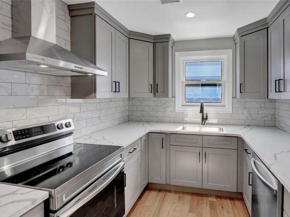 77 Carlls Path, North Babylon NY 11703