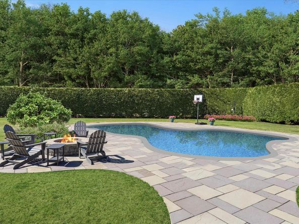 8 Cedarfield Lane, Westhampton NY 11977