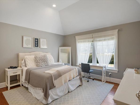 8 Cedarfield Lane, Westhampton NY 11977