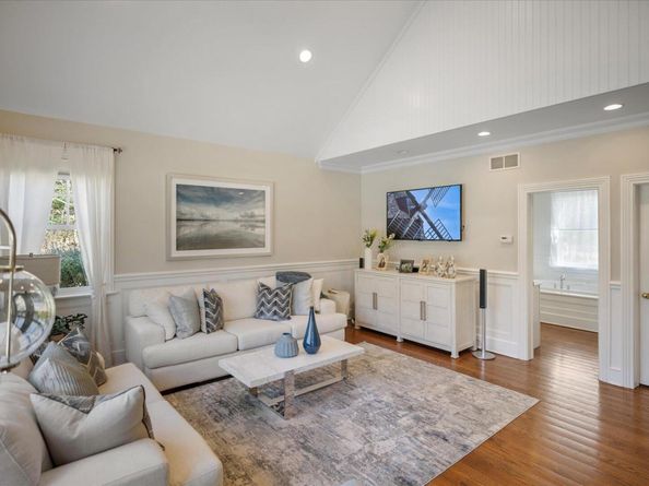 8 Cedarfield Lane, Westhampton NY 11977
