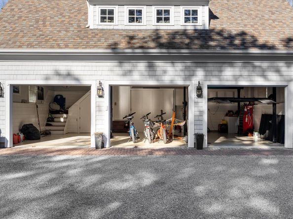 8 Cedarfield Lane, Westhampton NY 11977