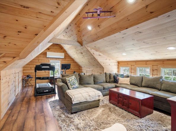 8 Cedarfield Lane, Westhampton NY 11977