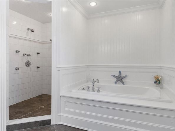 8 Cedarfield Lane, Westhampton NY 11977