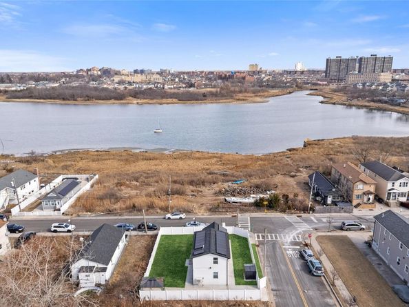 515 Beach 43rd Street, Far Rockaway NY 11691