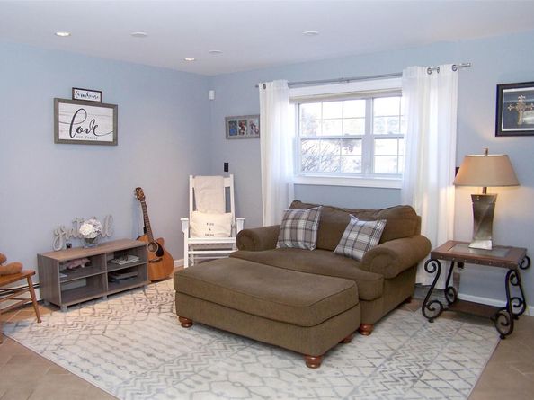 11 Doral Lane, Yaphank NY 11980