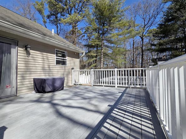 11 Doral Lane, Yaphank NY 11980