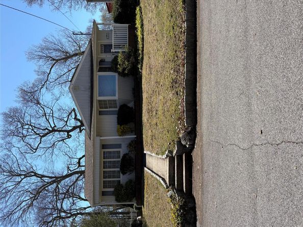 8 Dee place, Huntington Station NY 11746
