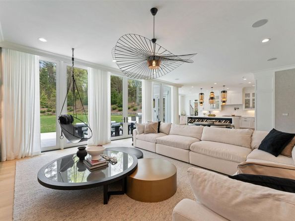 17 Oxford Road, Scarsdale NY 10583