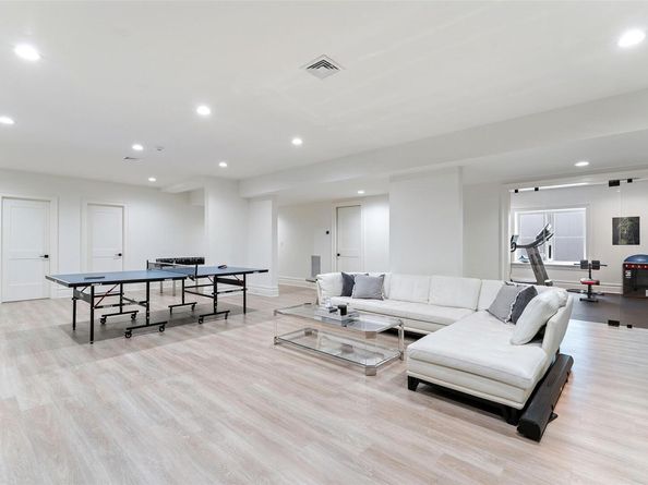 17 Oxford Road, Scarsdale NY 10583