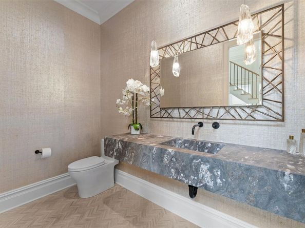 17 Oxford Road, Scarsdale NY 10583