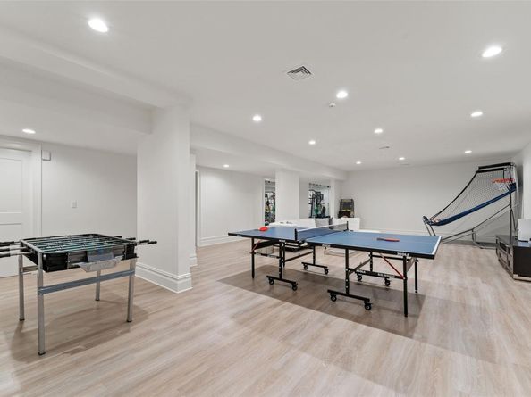 17 Oxford Road, Scarsdale NY 10583