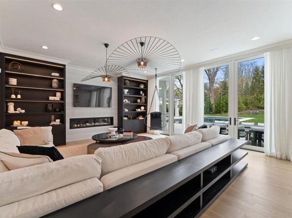 17 Oxford Road, Scarsdale NY 10583