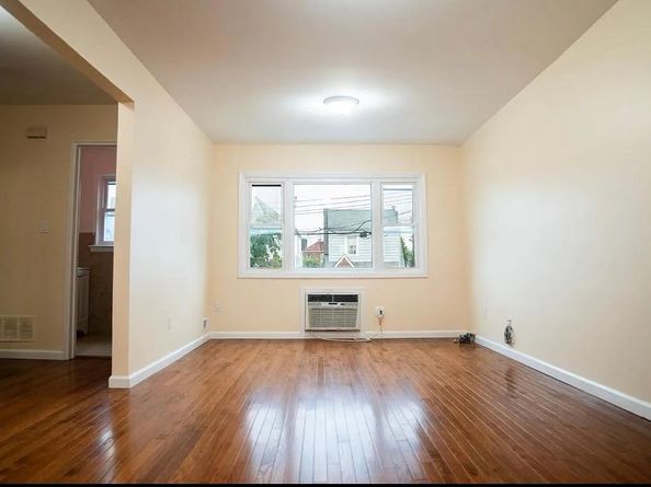 2723 Colden Avenue, Bronx NY 10469