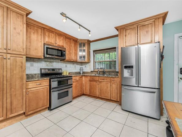 2733 Tenbroeck Avenue, Bronx NY 10469