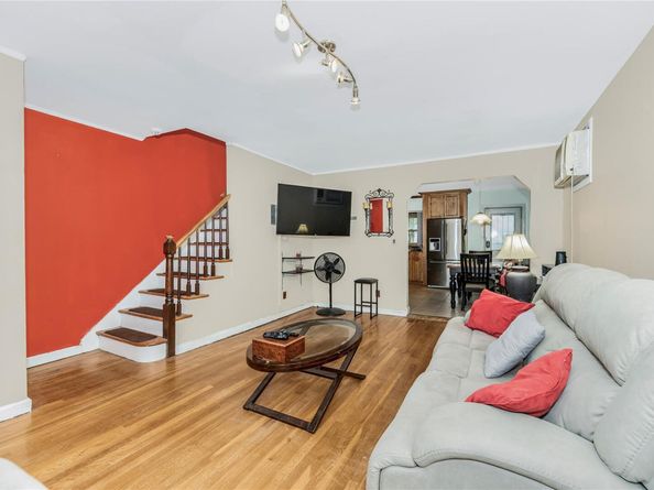 2733 Tenbroeck Avenue, Bronx NY 10469
