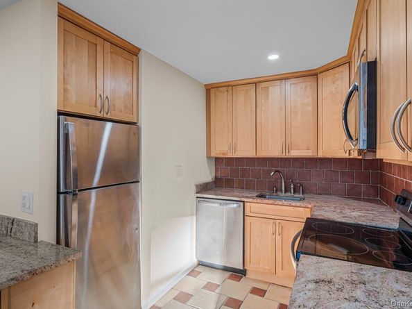 168-11 12th Avenue 3D, Beechhurst NY 11357