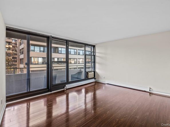 168-11 12th Avenue 3D, Beechhurst NY 11357