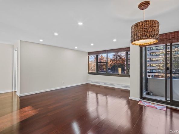 168-11 12th Avenue 3D, Beechhurst NY 11357