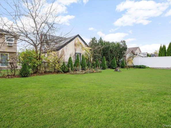 962 Washington Street, Baldwin NY 11510