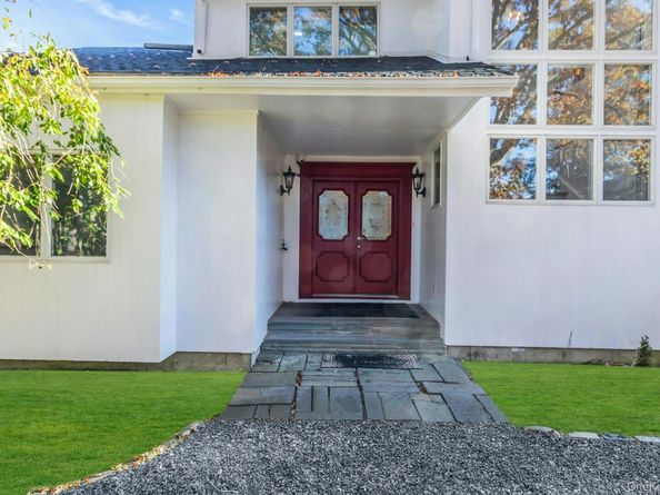 19 Bay Woods Drive, Hampton Bays NY 11946