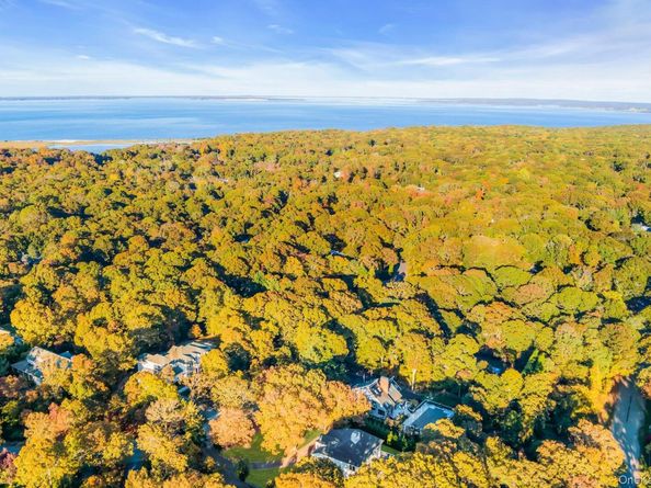 19 Bay Woods Drive, Hampton Bays NY 11946