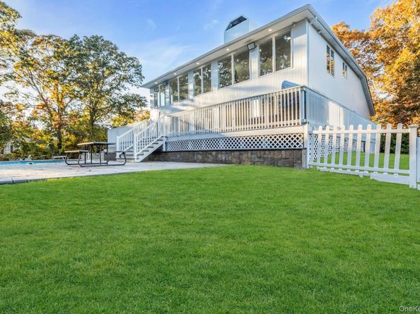 19 Bay Woods Drive, Hampton Bays NY 11946