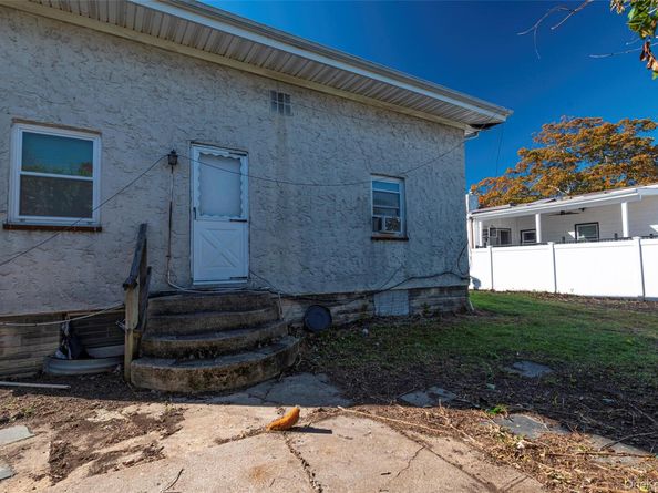 43 Wynsum Avenue, Merrick NY 11566