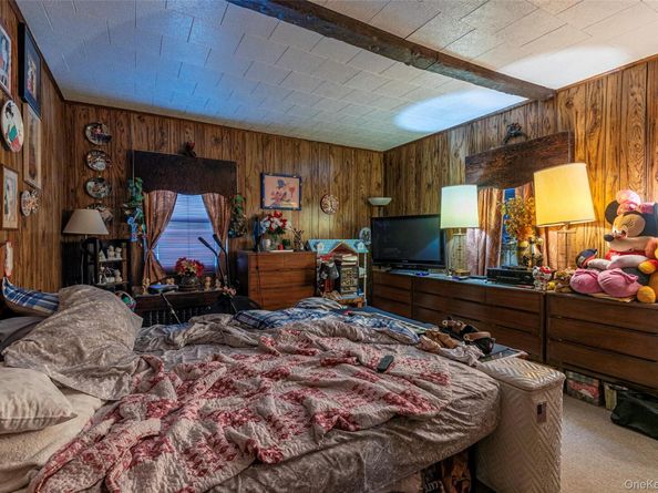 43 Wynsum Avenue, Merrick NY 11566