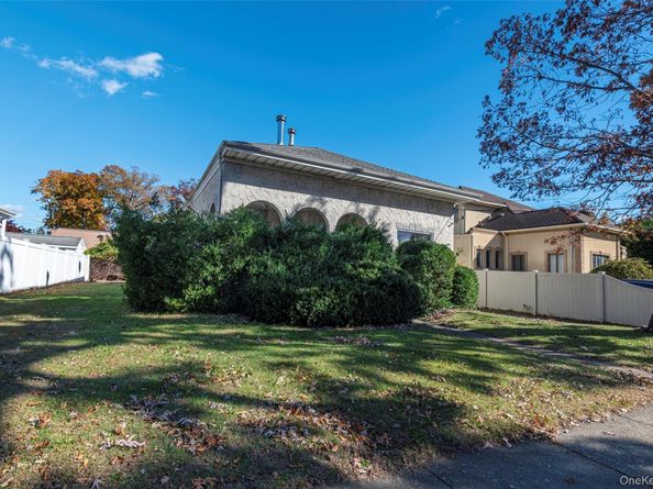 43 Wynsum Avenue, Merrick NY 11566
