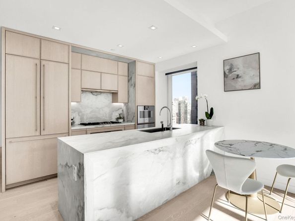 138 E 50th Street 26C, New York (Manhattan) NY 10022