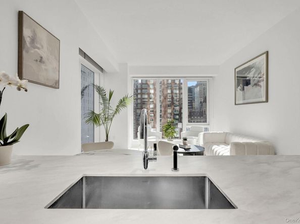 138 E 50th Street 26C, New York (Manhattan) NY 10022