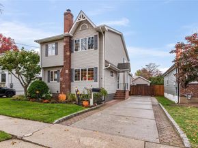 1041 N 4th Street, New Hyde Park NY 11040