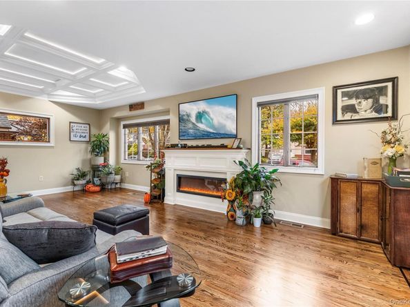 1041 N 4th Street, New Hyde Park NY 11040