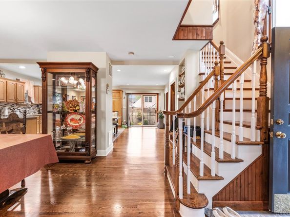 1041 N 4th Street, New Hyde Park NY 11040