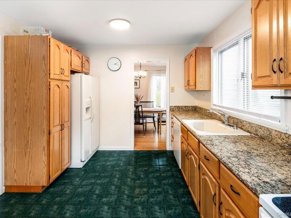 34 Adela Court, Yorktown Heights NY 10598