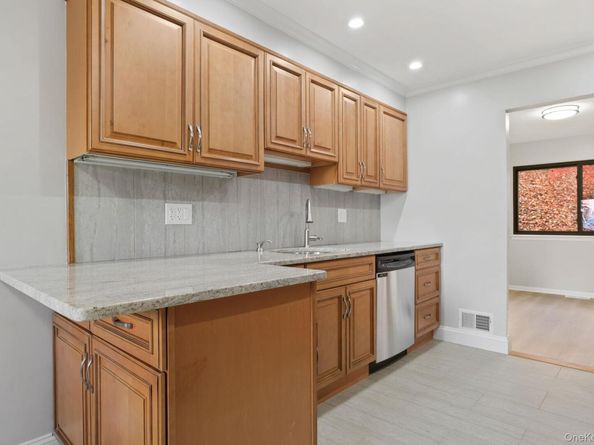 42 Timber Ridge, Mount Kisco NY 10549