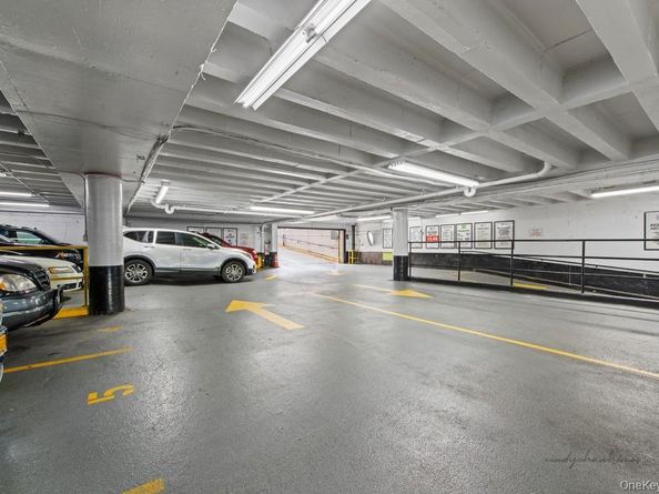 70-25 Yellowstone Boulevard 4D, Forest Hills NY 11375