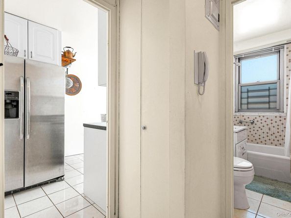 70-25 Yellowstone Boulevard 4D, Forest Hills NY 11375