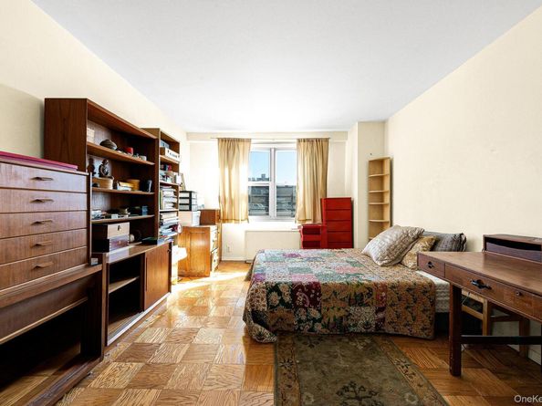 70-25 Yellowstone Boulevard 4D, Forest Hills NY 11375