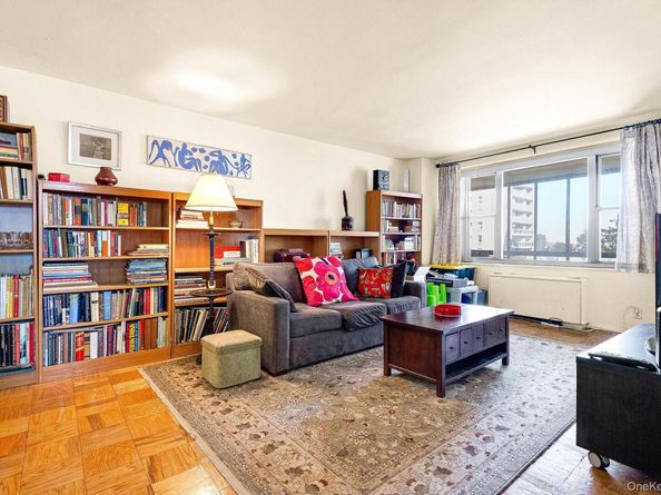 70-25 Yellowstone Boulevard 4D, Forest Hills NY 11375