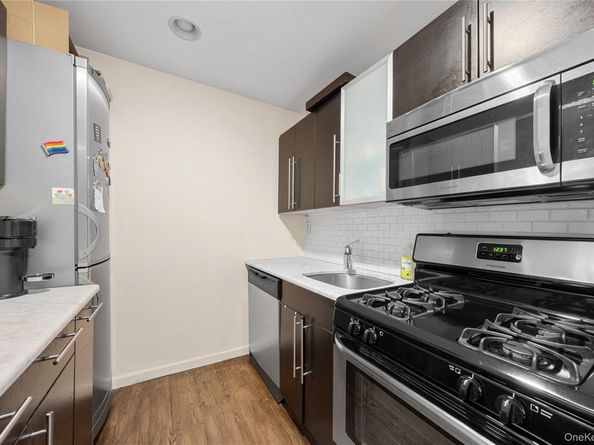 215 E 77TH Street 4D, New York (Manhattan) NY 10075