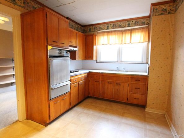 61-54 56th Avenue, Maspeth NY 11378