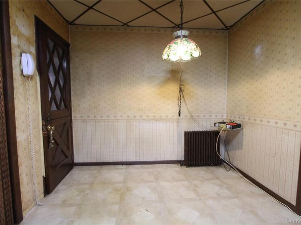 61-54 56th Avenue, Maspeth NY 11378