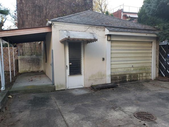 61-54 56th Avenue, Maspeth NY 11378