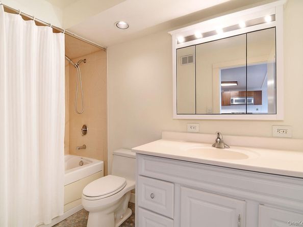 703 Pelham Road 407, New Rochelle NY 10805